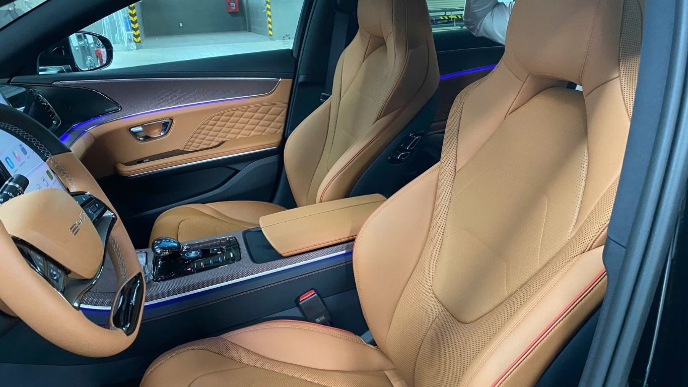 Hàng ghế trước BYD Han 2026 bọc da cao cấp