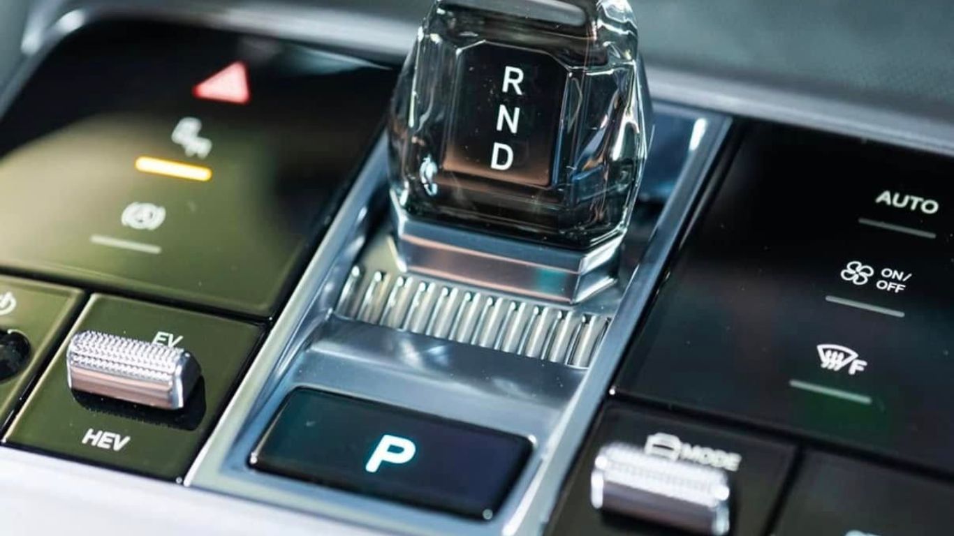 Cần số BYD Sealion 6