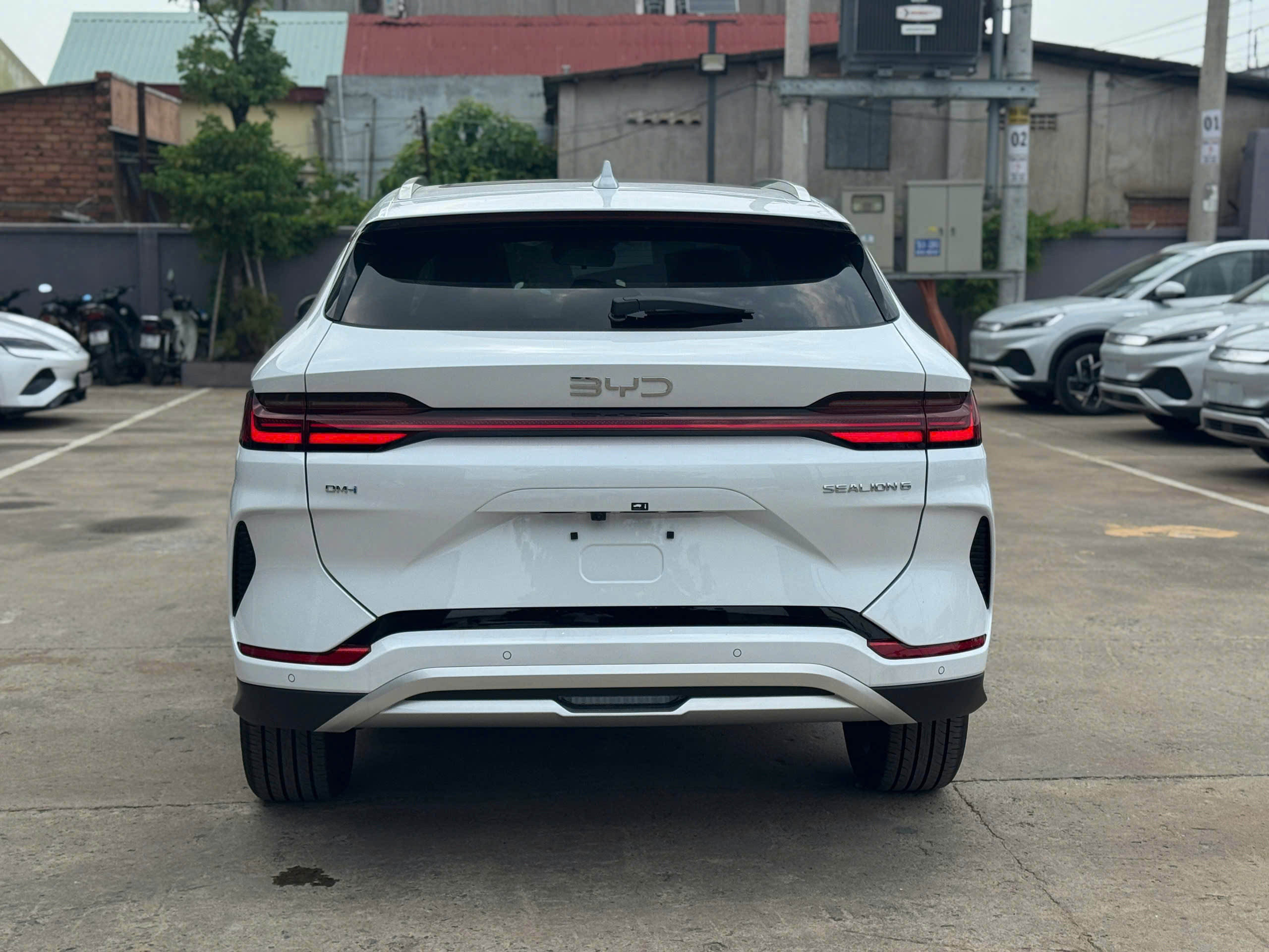 Đuôi xe BYD Sealion 6 2026